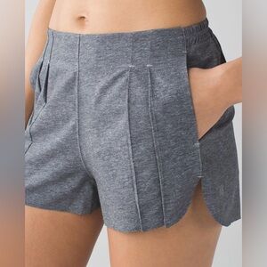 Lululemon Go Endeavor Pleated shorts‎ with pockets size 6